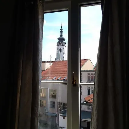 شقة Krasny Apartman V Centru Pisku